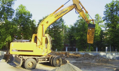 Колесный экскаватор Hyundai R170W-7 с гидромолотом