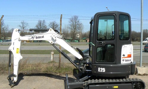 Аренда гусеничного экскаватора Bobcat E25